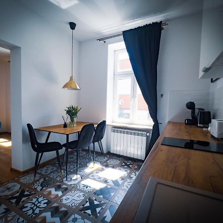 Nalu Black&White Apartment No 8 Katowice Bagian luar foto