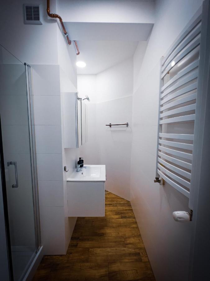 Nalu Black&White Apartment No 8 Katowice Bagian luar foto